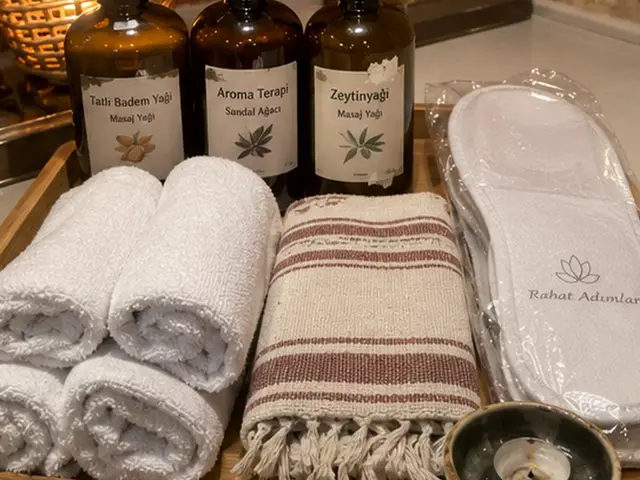 Tatlı badem, aromaterapi ve zeytinyağı; havlu, peştemal ve terlik — Alipaşa, Masaj Salonun